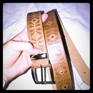 Ladies Brown Leather Belt (XL) NO wear marks!